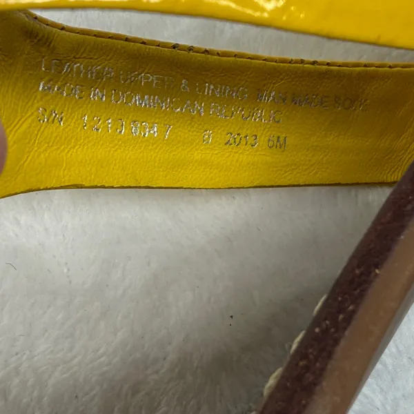 Tory Burch Miller Thong Sandals Yellow Patent Leather Gold Logo Medallion‎ 6M - Image 8