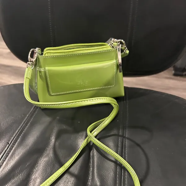 Beijo Vibrant Green Crossbody Bag - Image 9