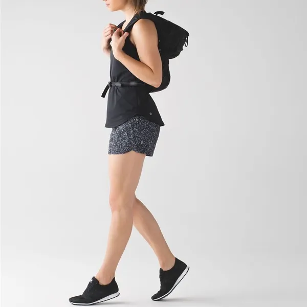 Lululemon Run Times Short in Mini Splatter White Black Size 6 - Image 7