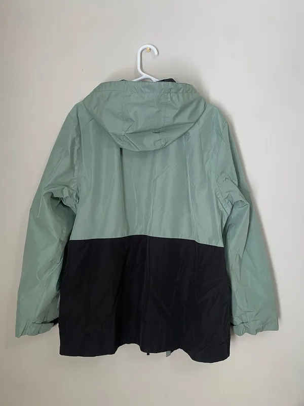 Crane Lightweight Hooded Windbreaker in Sage & Black - Image 2