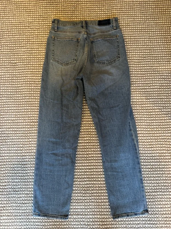Abercrombie The Mom High-Rise Jeans - Image 2