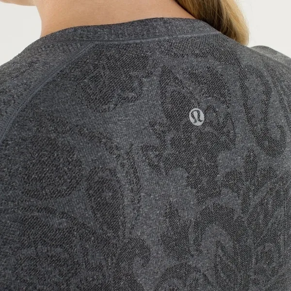 Lululemon Running Shirt Womens 12 Long Sleeve Paisley Gray Black Limited Edition - Image 3