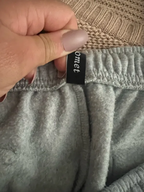 Amazon Grey Cargo Sweatpants - Image 5