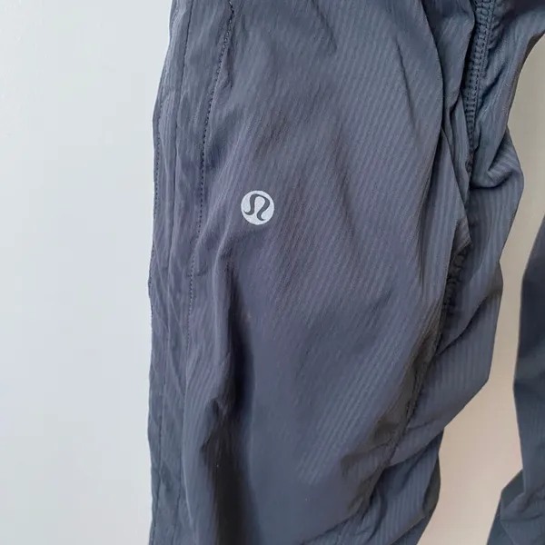 Lululemon Size 6 Charcoal Grey Studio Pant Ruched Leg Cargo Athletic Trousers - Image 6