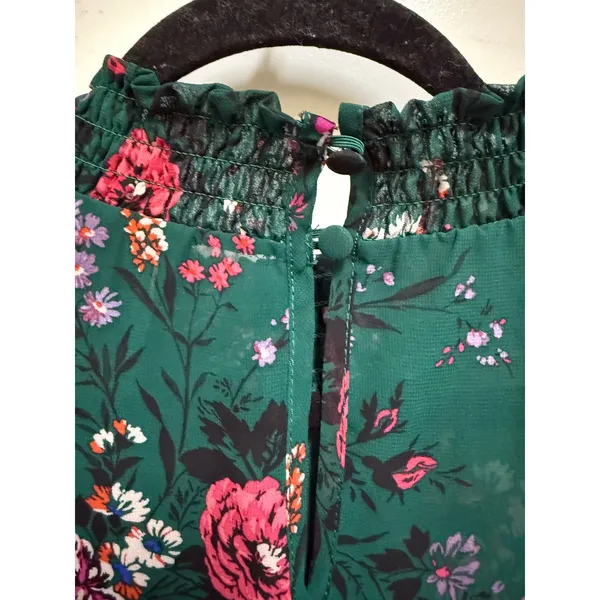 Torrid Green Floral Georgette Smocked Mock Neck Blouse Size 2‎ 2X 18/20 - Image 8