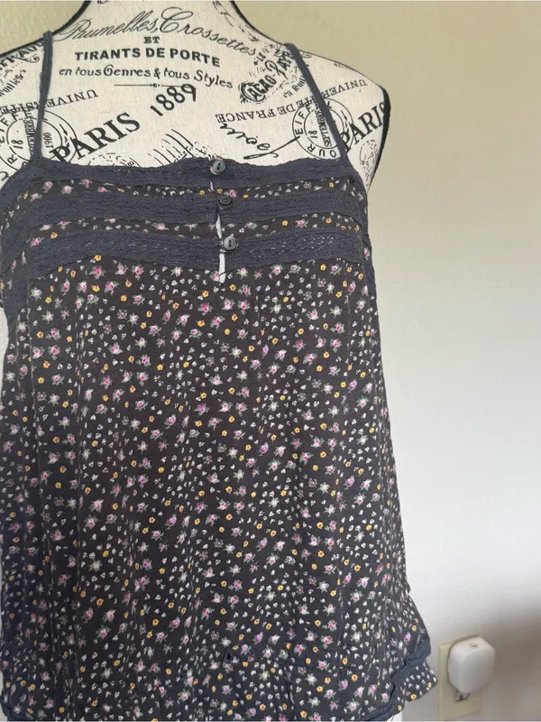 Aerie‎ 2010 Floral Cami Tank Top M Lace Crochet Ditsy Y2K Boho Coquette - Image 2