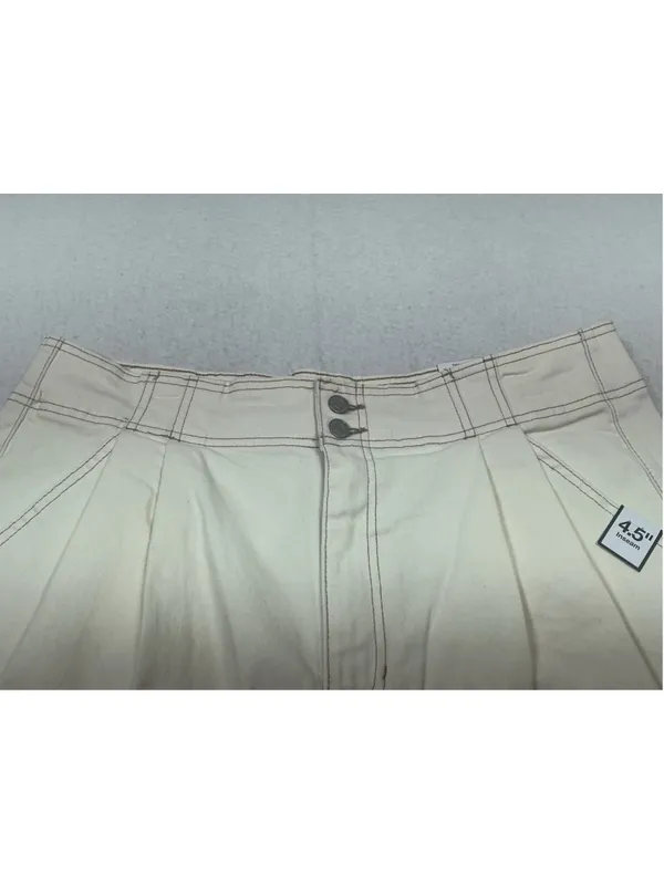 Womans Time and Tru High Rise Pleated Ivory Denim Shorts size 18 waist 37 inches - Image 3