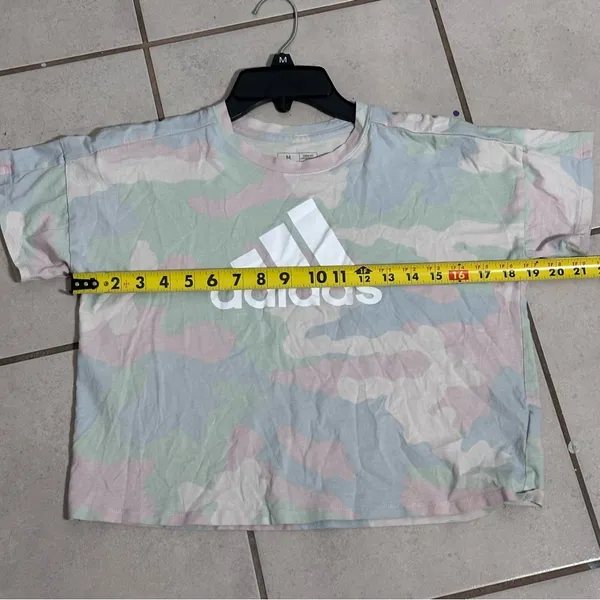 Adidas Women Loose Fit‎ Shirt Tie Dye Cropped Logo Top size M - Image 7