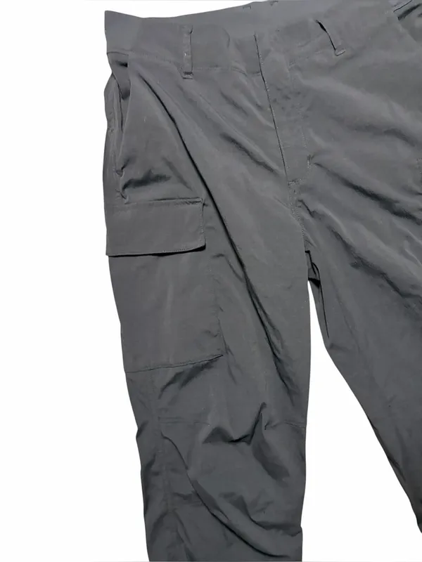 Athleta Trekkie Utility Cargo Black Pants Size 8 - Image 4