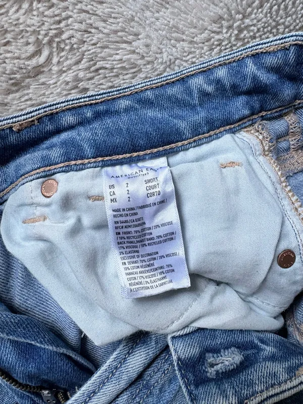 American Eagle Jeans - Image 3