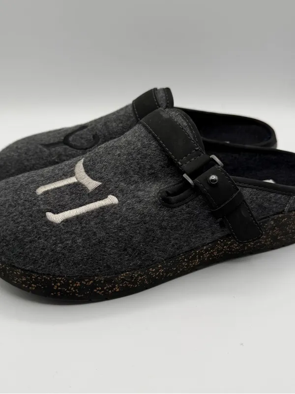 Earth Dream Aymii Wool Felt Clogs Women 8 Black Embroidered Buckle Mules - Image 4
