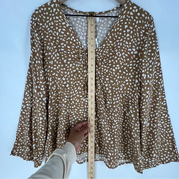 Maurices Brown & White Speckled Dot Print Flare Sleeve Tie Front V-Neck Blouse S - Image 8