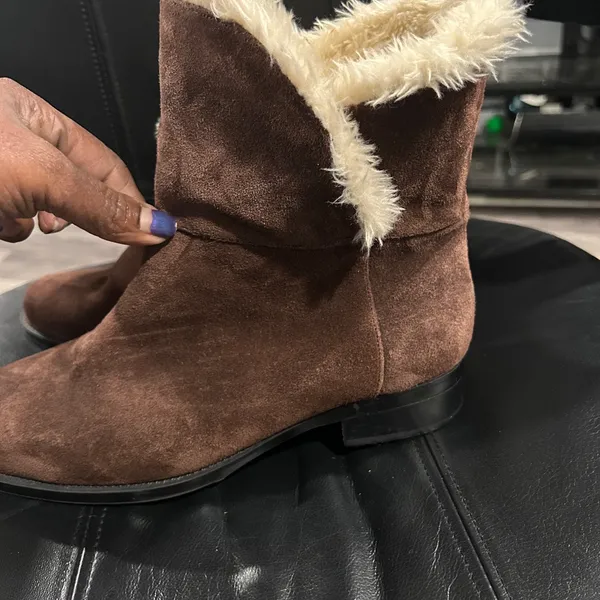 Ellen Tracy Brown Suede Boots with Faux Fur Trim - Image 6