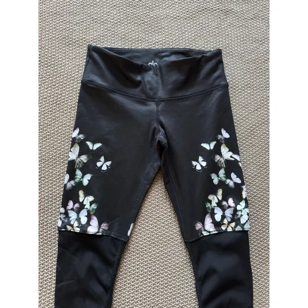 Alo Women's Yoga Goddess Leggings Black Ribbed Low Rise Butterfly Design Sz Xs - Image 2