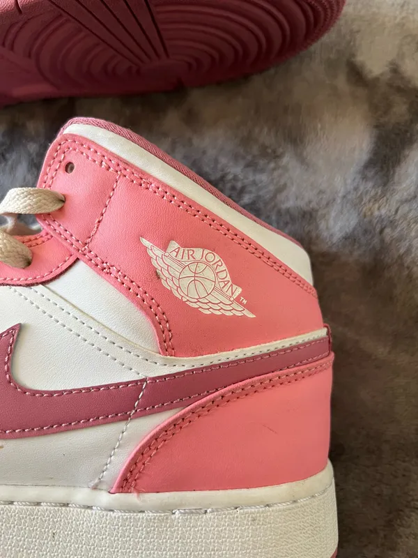 Nike Jordan 1 Mid - Image 7