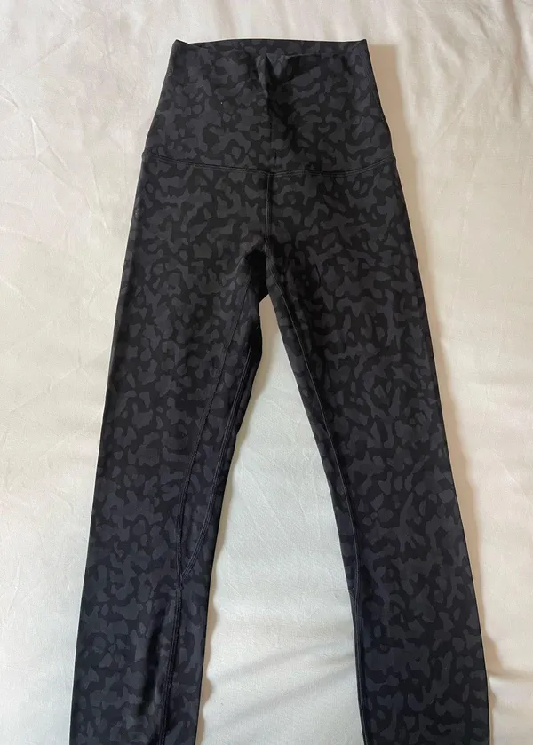 Lululemon Align Super High-Rise Pant 28" - Image 4