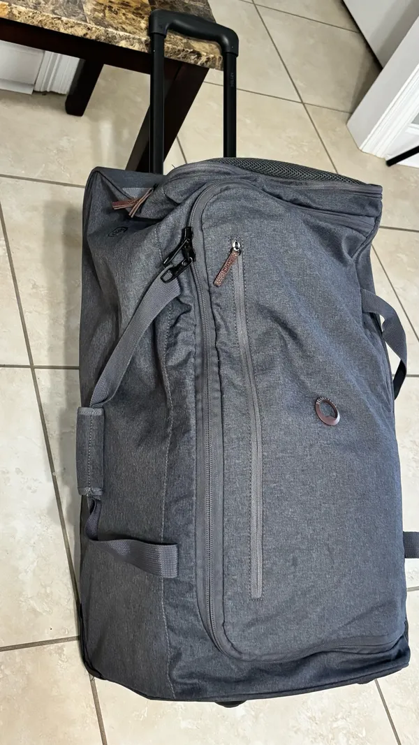 Delsey Paris Large Gray Travel Deffel Bag Soft Sided Luggage Multiple Pocket - Image 6