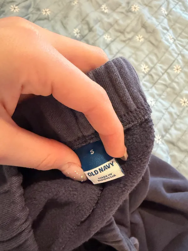Old Navy Sweatpants - Image 3