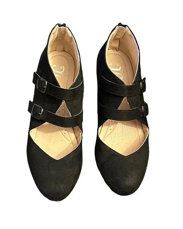 Journee Collection Ohara sweetheart pumps - Image 2