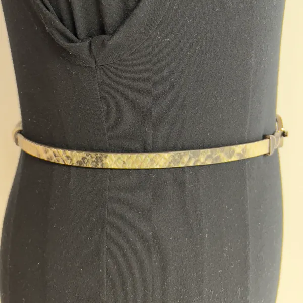 Express Texture Leather Thin Belt - Image 3