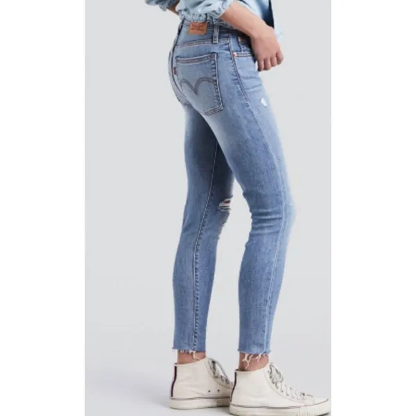 ✨Levi’s Wedgie Skinny Light Wash Button Fly Raw Hem Sz 26 Jeans✨ - Image 3