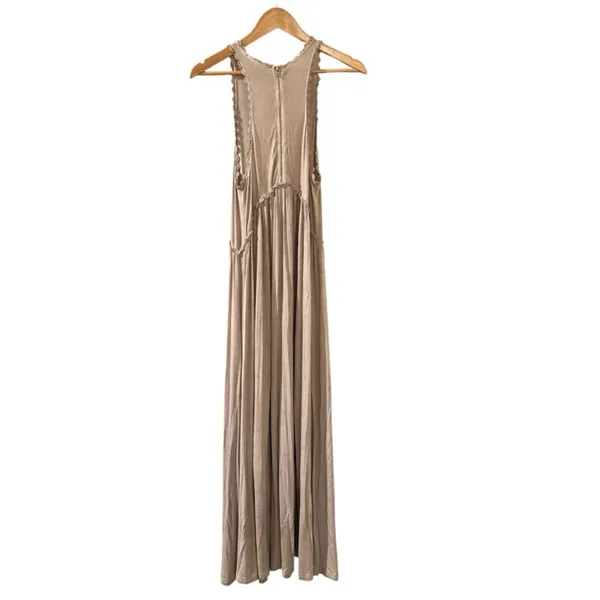 NWOT POL Sleeveless Racerback Babydoll Front Slit Maxi Dress in taupe S - Image 4