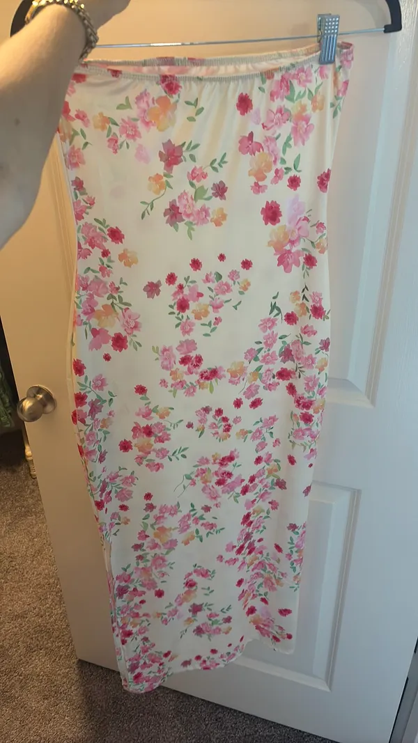 Strapless Cream Floral Midi Dress with Side Slit - Image 3