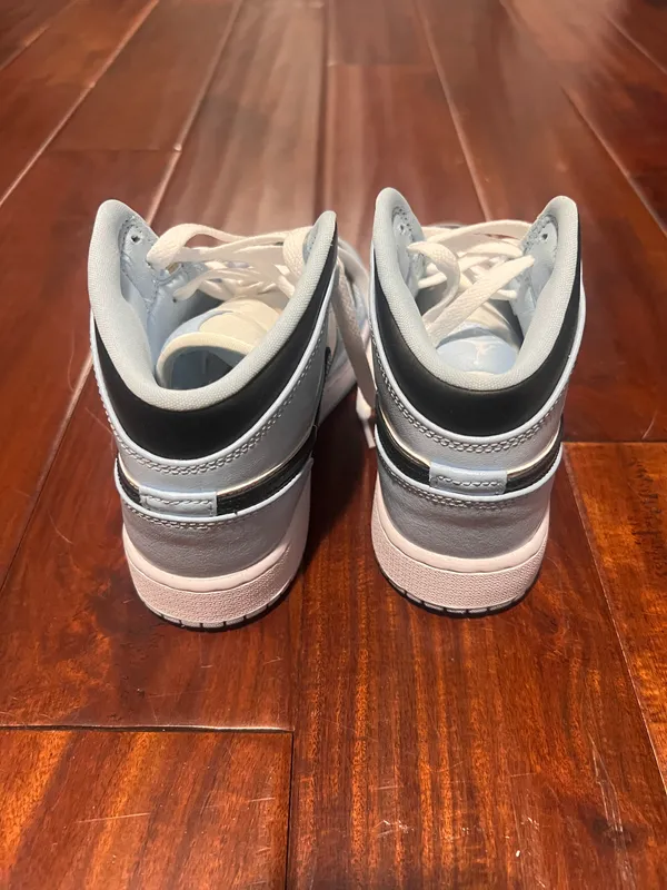 Air  1 mid se - Image 3