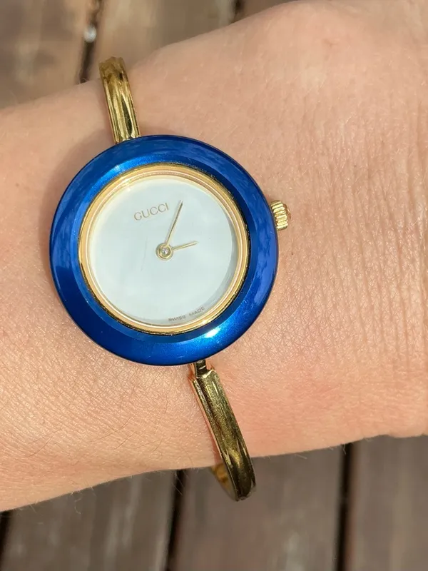 Beautiful GUCCI bangle watch w/ set of colorful bezels ❤️💛🤍💚💙🖤 - Image 14