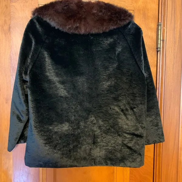 Vintage 60’s velvet jacket with fur collar. Size M - Image 2