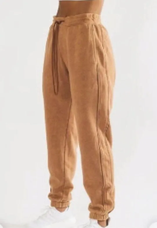 women’s alphalete essential joggers - Image 7