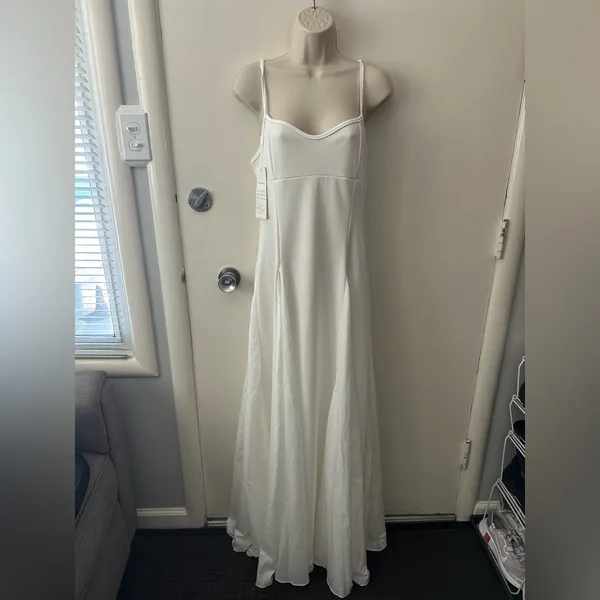Elegant White Spaghetti Strap Maxi Dress Size XXL - Image 4