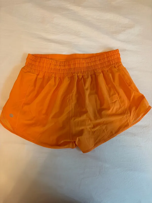 Lululemon Shorts Hotty Hot 2.5" High-Rise - Image 2