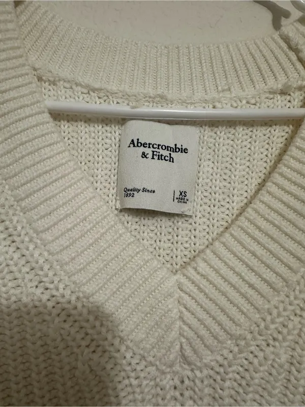 Abercrombie & Fitch Cream V-Neck Knit Vest - Image 3