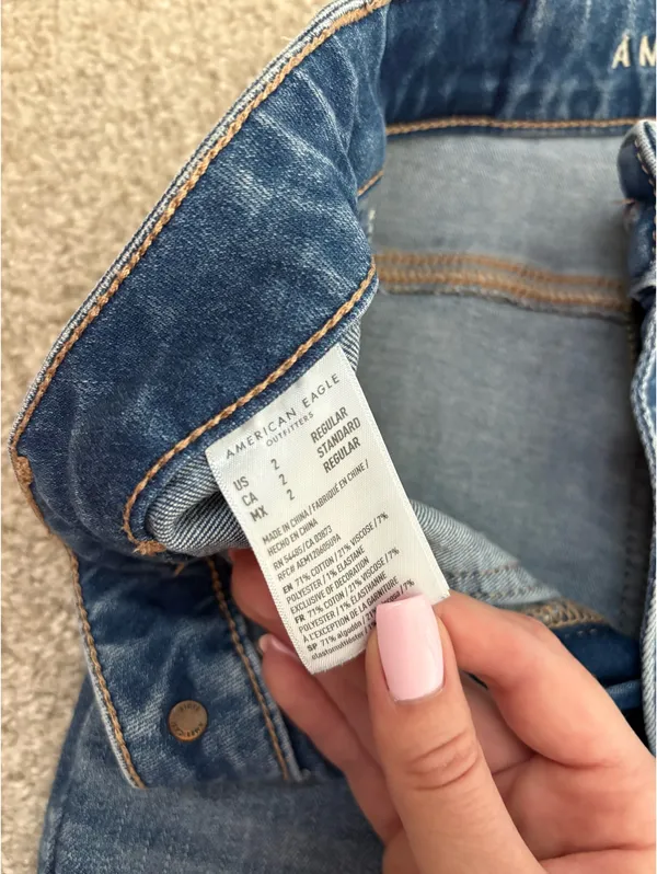 American Eagle Jeans - Image 4