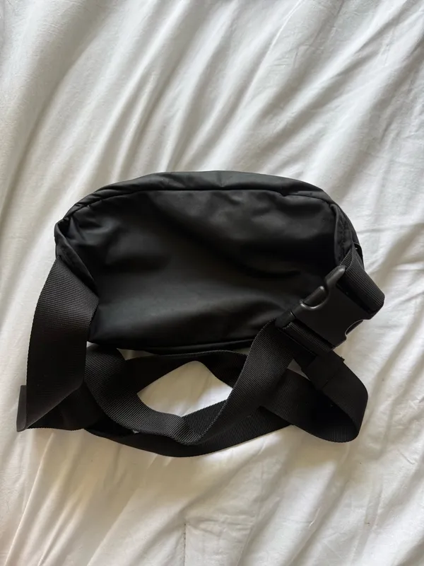 Lululemon bag - Image 2