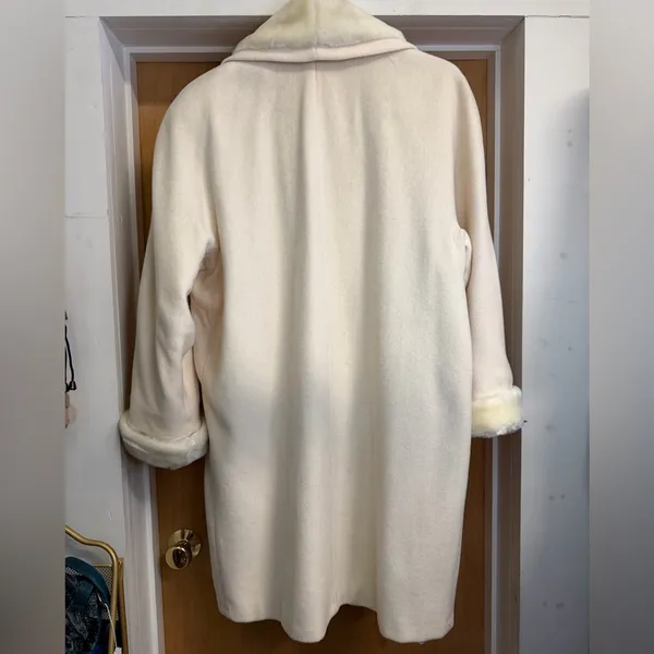 The Limited Women’s Cream Mob Wife Trench Coat - Faux Fur - Pockets Size: Medium - Image 3
