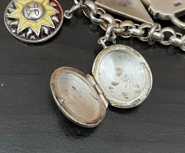 Sterling Silver Vintage 925 12 Charms Bracelet - Image 16