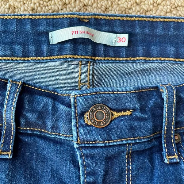Levi's Women’s 711 Skinny Jeans - Image 3