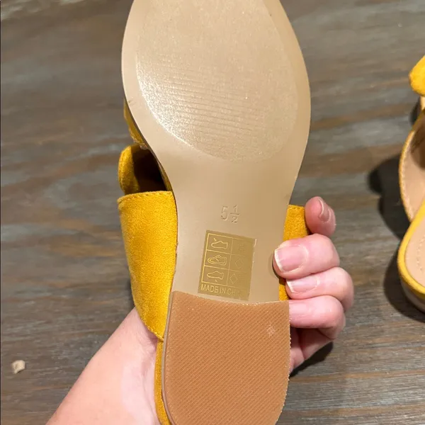 Journee‎ Collection Telulah Yellow Bow Mule Slip-On Flats Size 5.5 NIB - Image 12