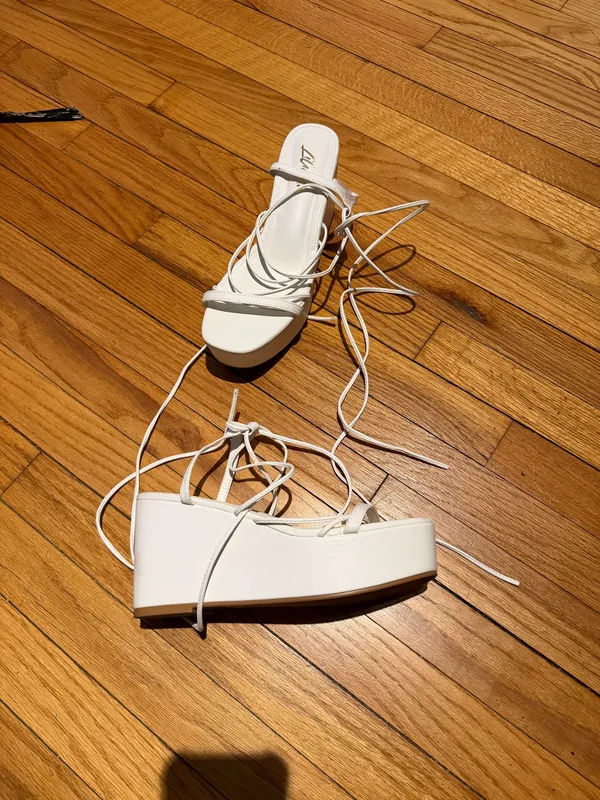 Liliana Vintage Y2K strap lace-up chunky White Platform Sandals Sz 9 gladiator - Image 2