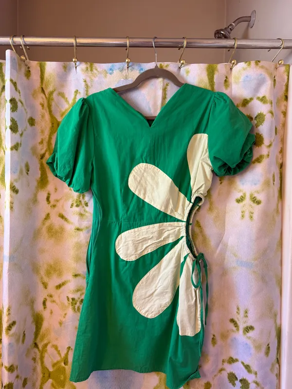 Strut & Bolt Mini Green Floral Dress with Flower and cutout - Image 4