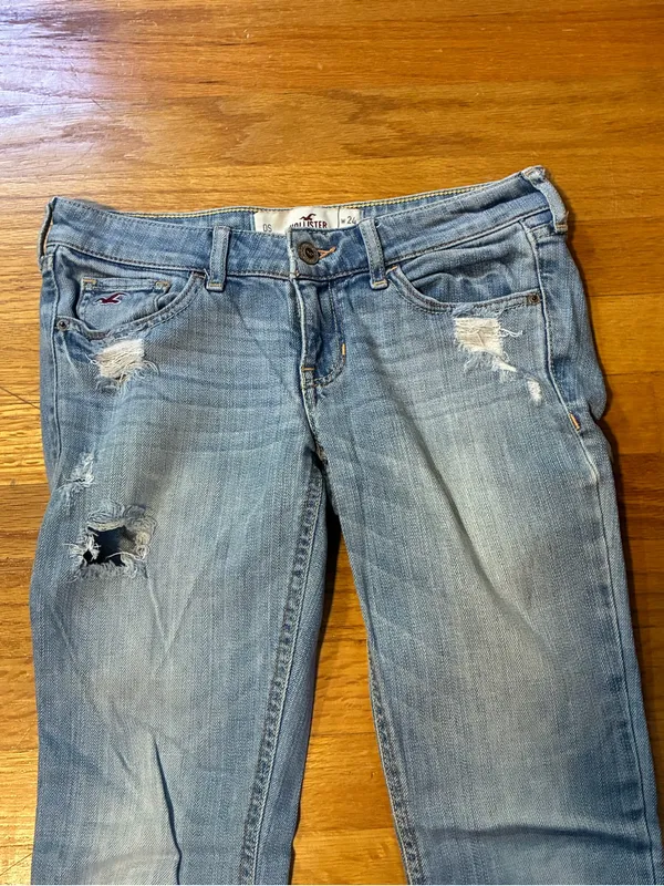 Hollister Distressed Light Wash Denim Jeans Blue Women's 0S 24x29 - Image 3