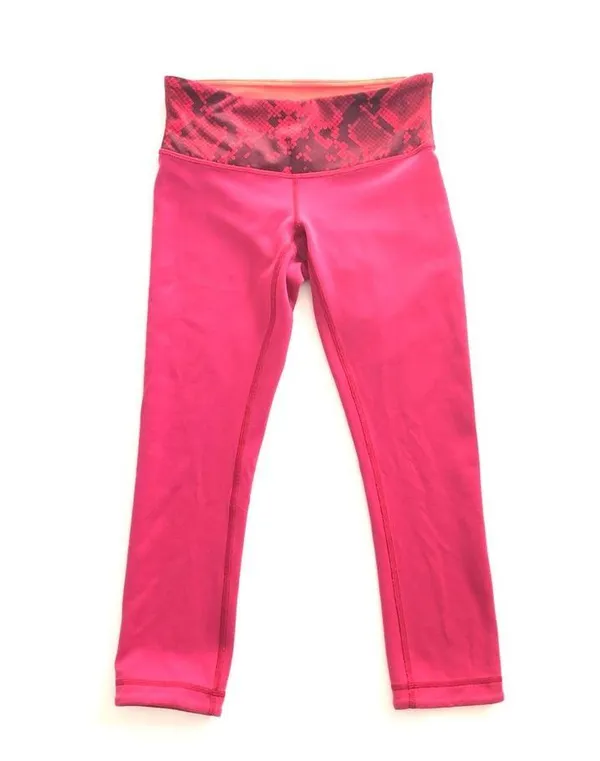 Lululemon Wunder Under Crop III *Reversible Cranberry / Alarming Sz 4 - Image 8