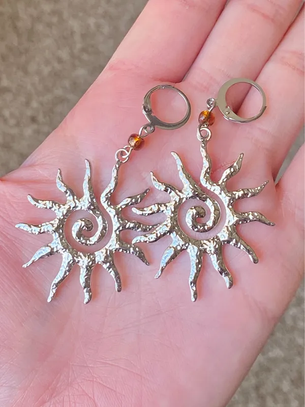 Handmade stainless steel sun boho retro vintage style dangle earrings☀️ - Image 3