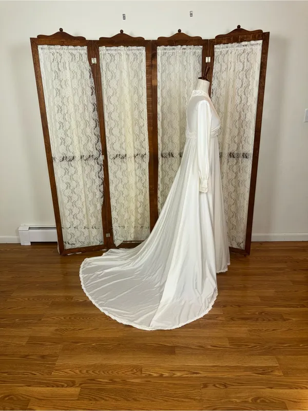 Pretty Vintage 1970s Simple Knit Wedding Gown - Image 6