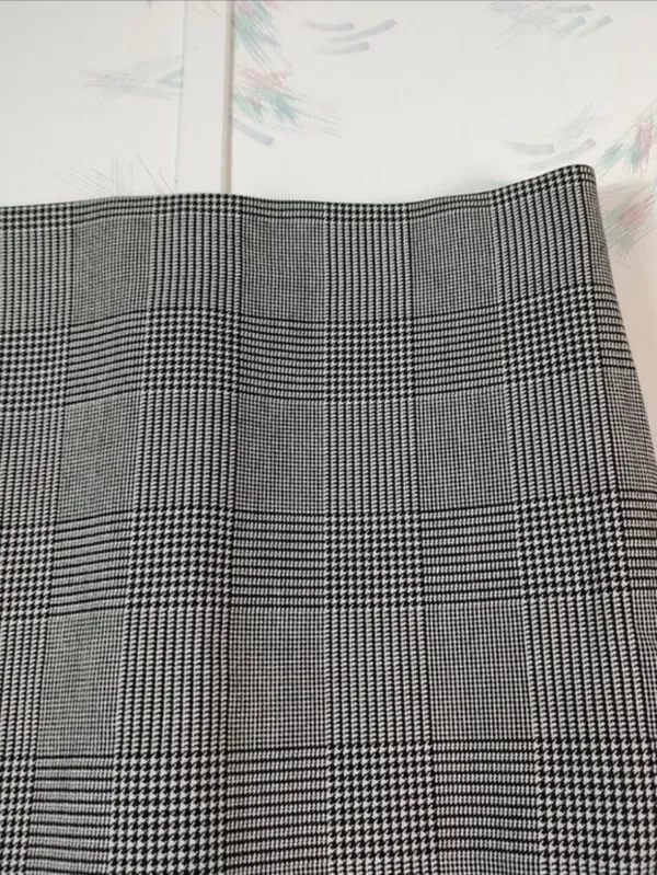 H&M Houndstooth Skirt - Image 3