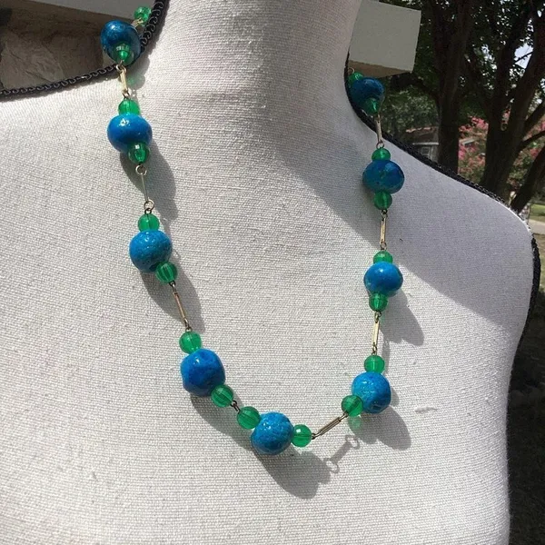 Elegant Blue and Green Beaded Necklace - Image 2