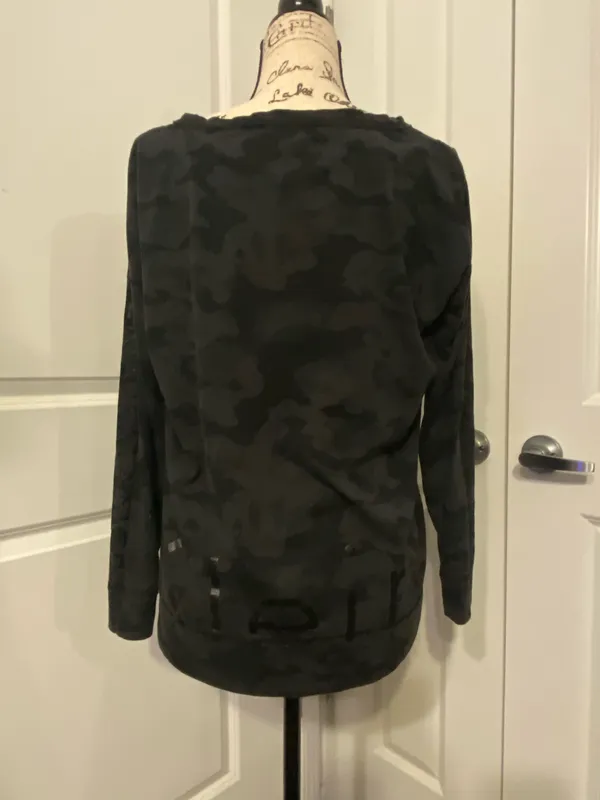 Calvin Klein Black Camo Long-Sleeve Sweatshirt - Image 5