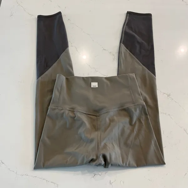 Vuori Colorblock Studio Leggings Size‎ XS - Image 6